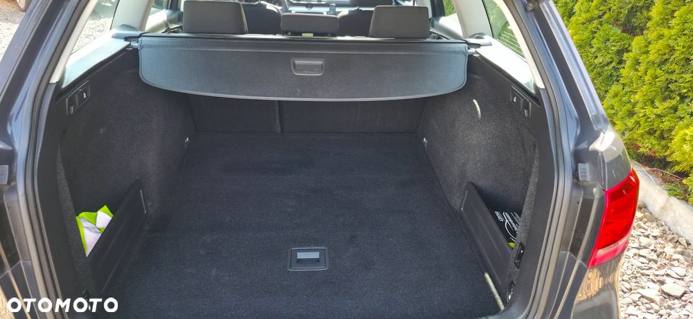Volkswagen Passat - 31