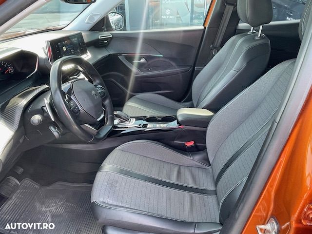 Peugeot 2008 1.2 L PureTech STT EAT8 Allure - 4