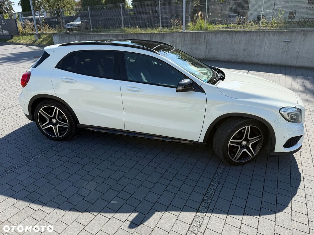 Mercedes-Benz GLA 250 4-Matic AMG Line - 15