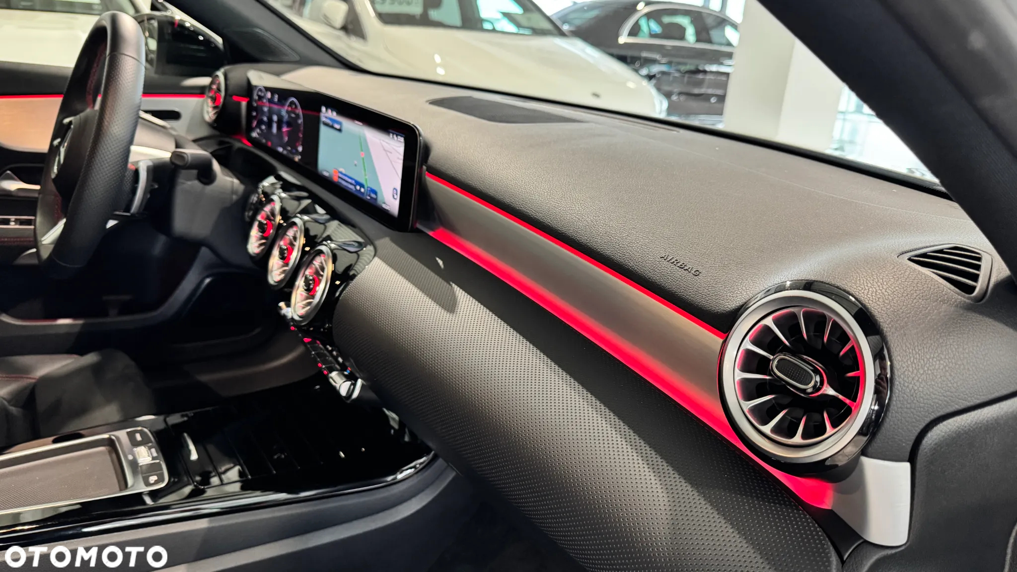 Mercedes-Benz Klasa A 200 AMG Line 7G-DCT - 32