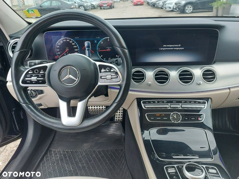 Mercedes-Benz Klasa E - 28