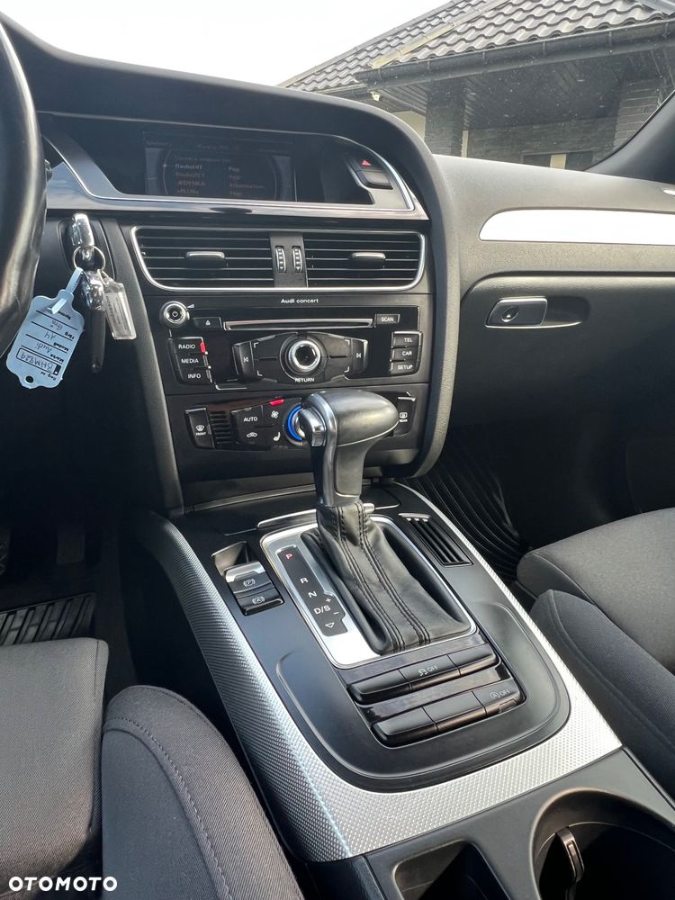 Audi A4 Avant 2.0 TDI DPF quattro S tronic S line Sportpaket - 33