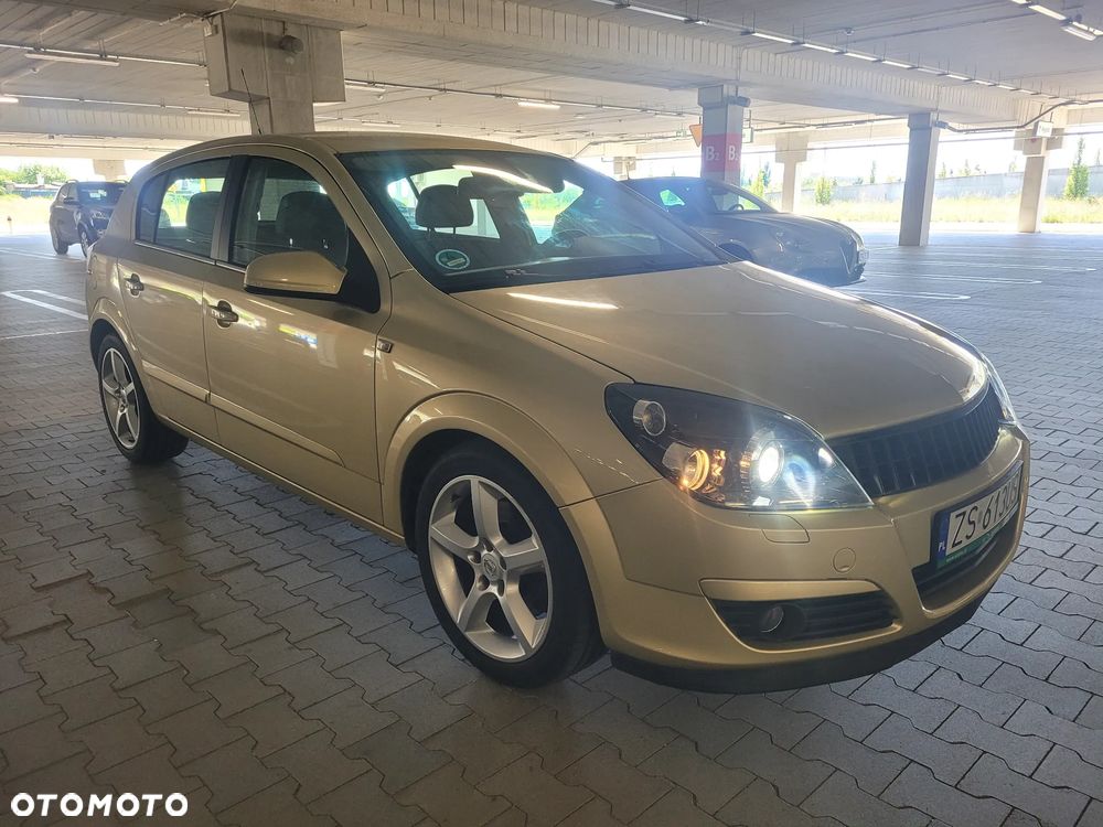 Opel Astra 2.0 Turbo Cosmo - 22
