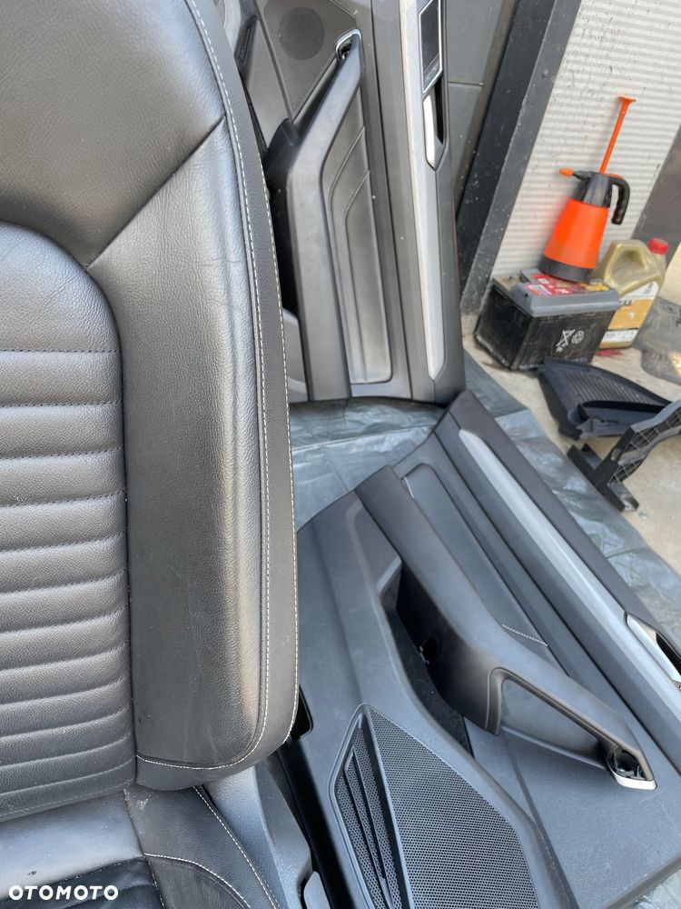 VW Passat B8 LIFT  fotele kanapa boczki skóra - 3
