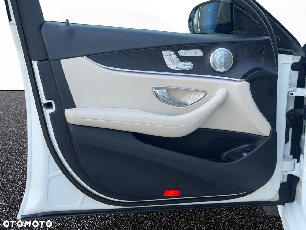 Mercedes-Benz Klasa E - 26