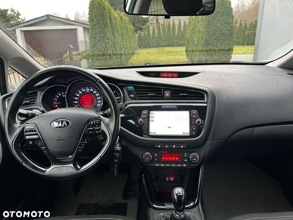 Kia Ceed 1.6 CRDi 136 ISG GT Line - 8