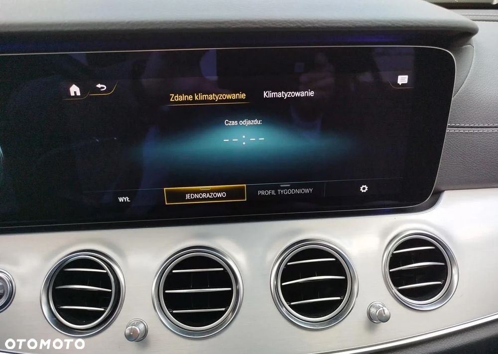 Mercedes-Benz Klasa E 300 9G-TRONIC AMG Line - 26
