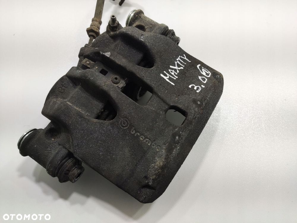 zacisk hamulcowy prawy przód renault maxity nissan cabastar 3.0 dci dxi 07- - 3