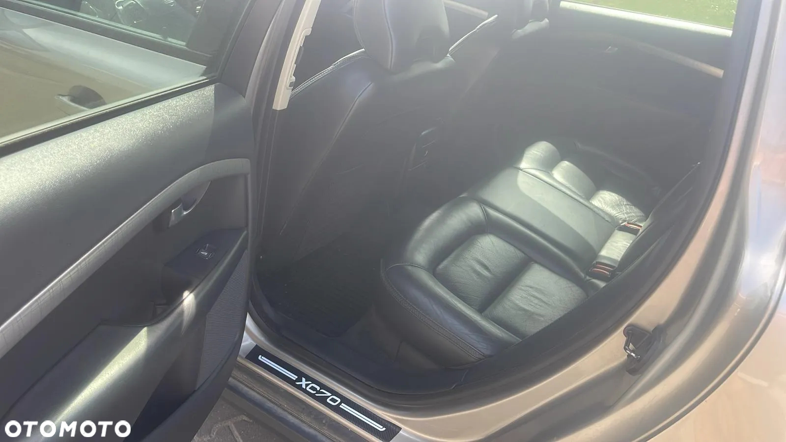 Volvo XC 70 D5 AWD Kinetic - 26