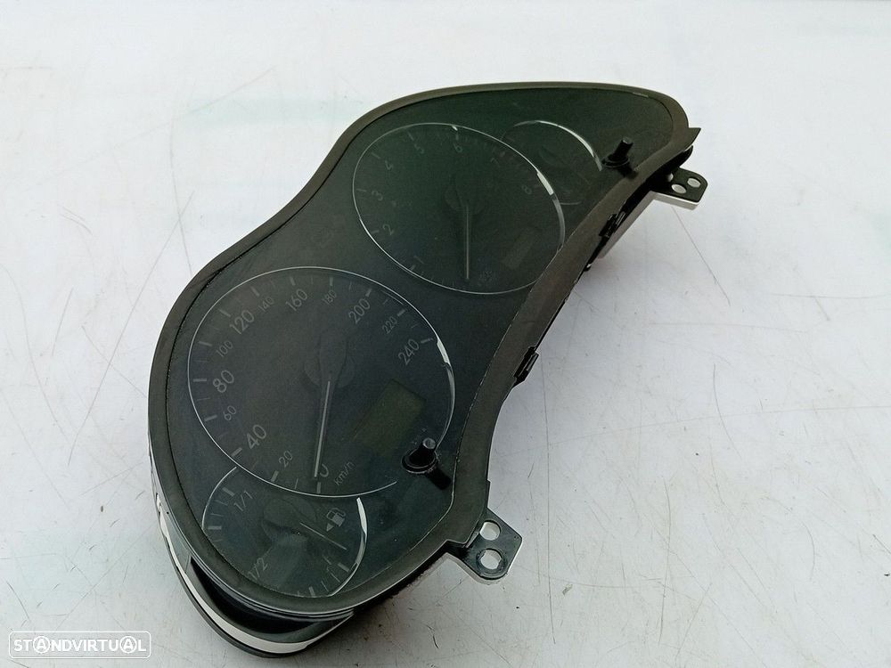Quadrante / painel de instrumentos TOYOTA Avensis Sedan (_T22_) - 1