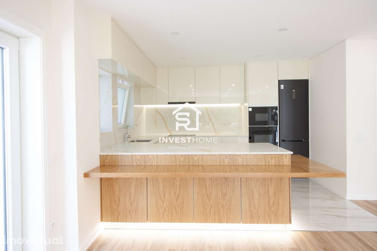 Moradia T5 | Renovada | 4 Frentes | 2 Suites | Jardim | Terraços - Grande imagem: 2/53