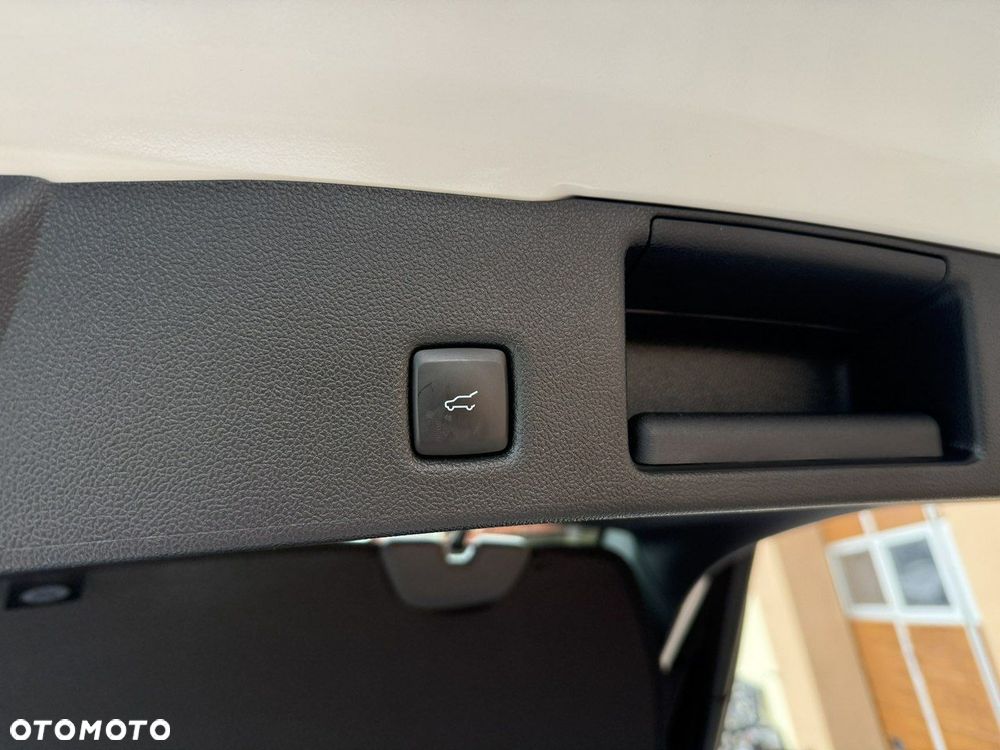 Ford Kuga - 32