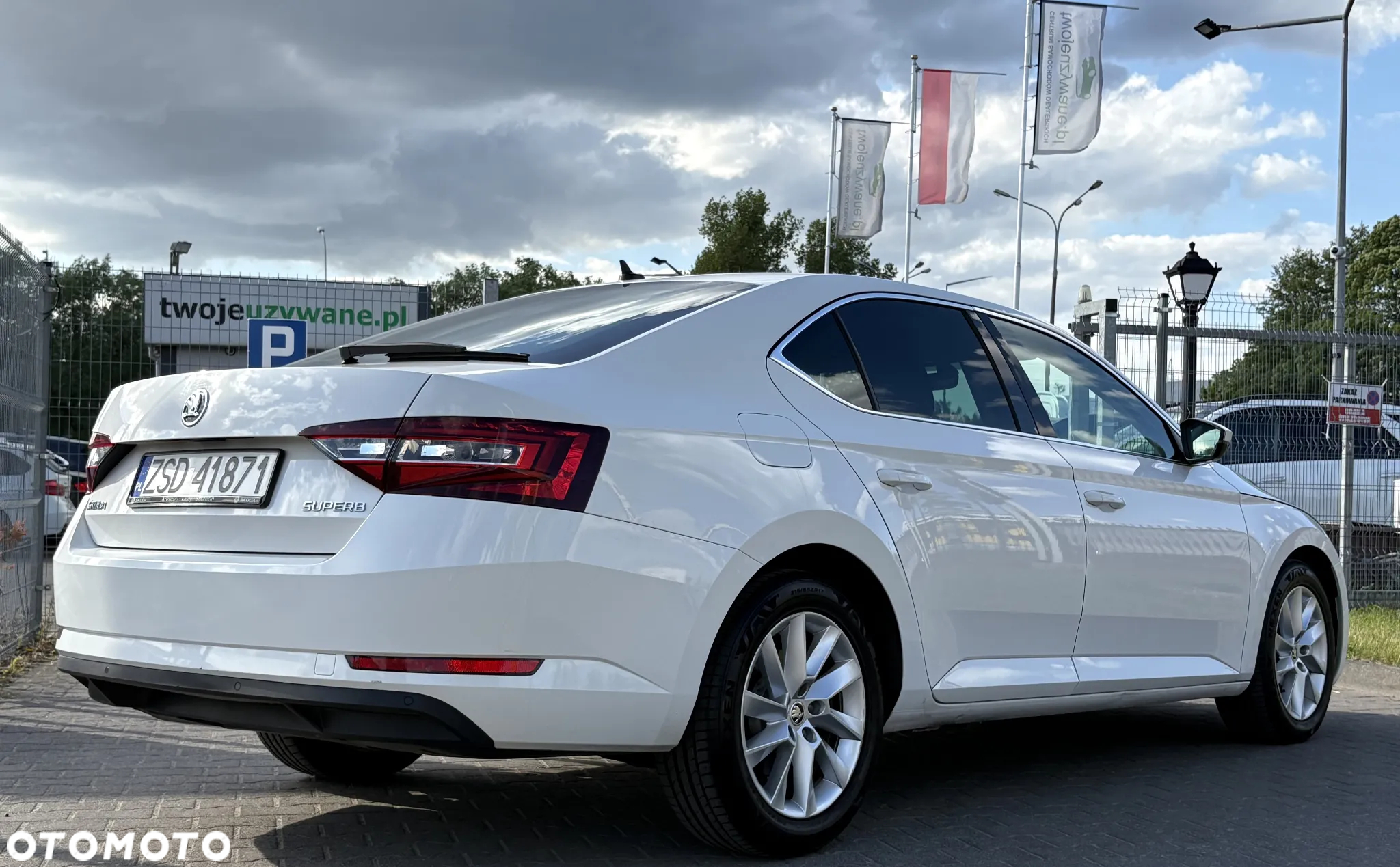 Skoda Superb 2.0 TDI Ambition DSG7 - 9