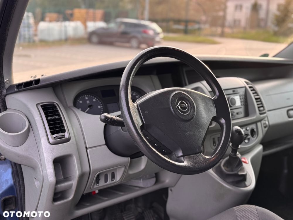 Opel Vivaro - 8