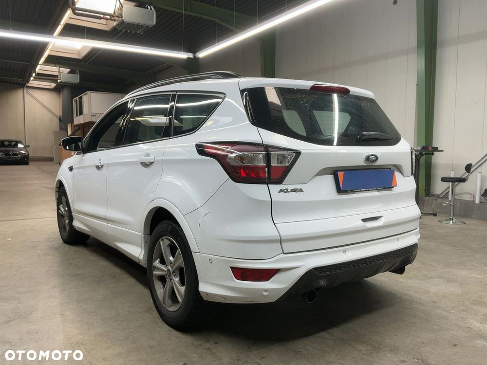 Ford Kuga 2.0 TDCi 2x4 ST-Line - 3