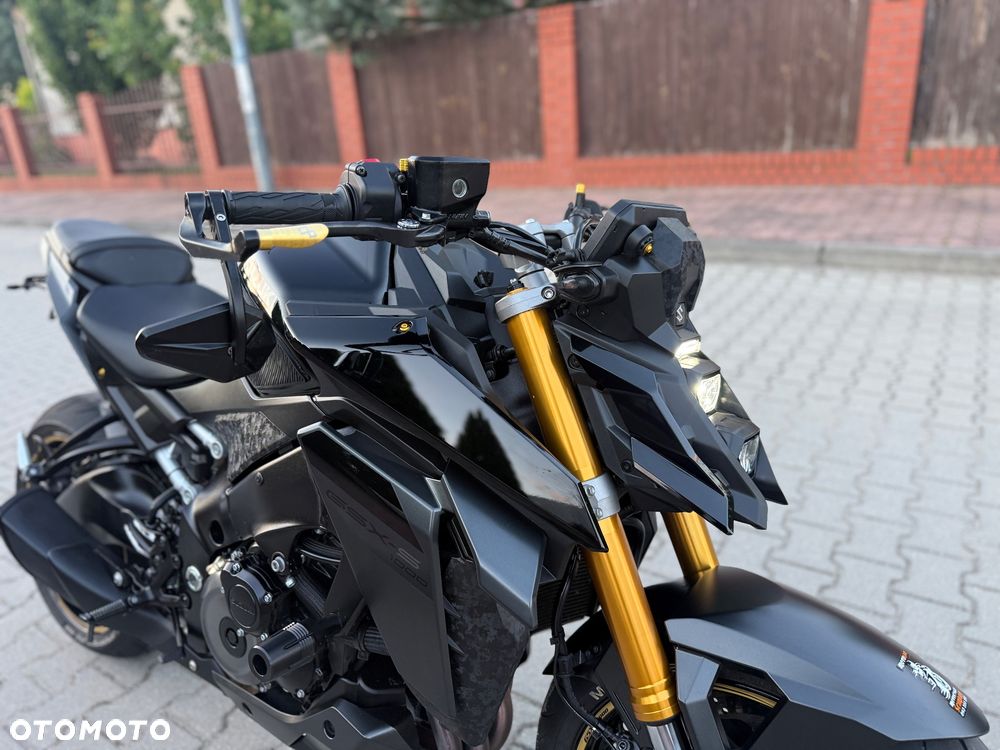 Suzuki GSX - 4