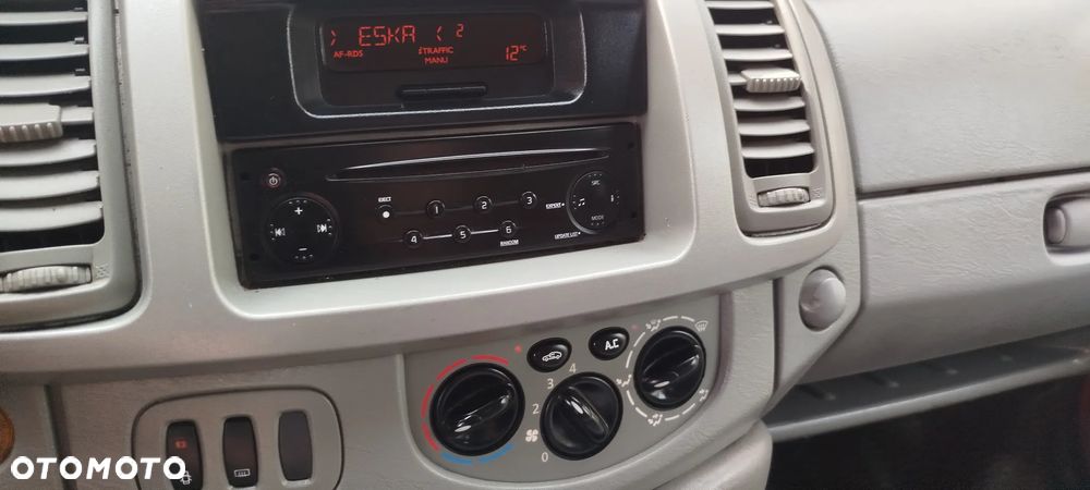 Renault Trafic - 10