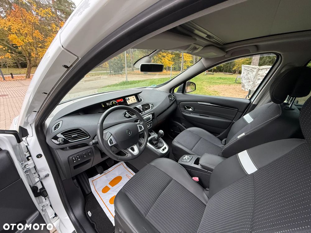 Renault Scenic - 28