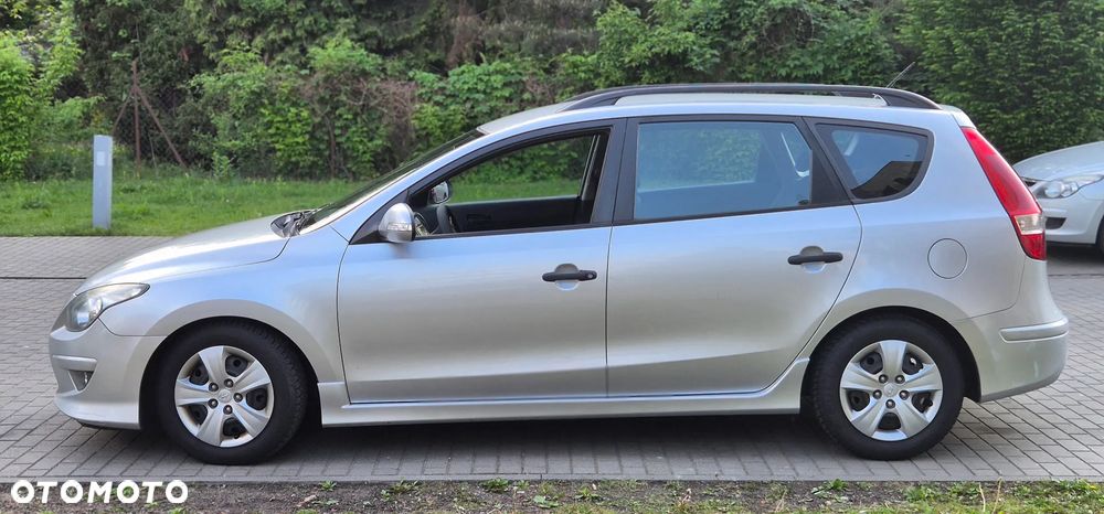 Hyundai i30 1.6 CRDi Seasons - 1