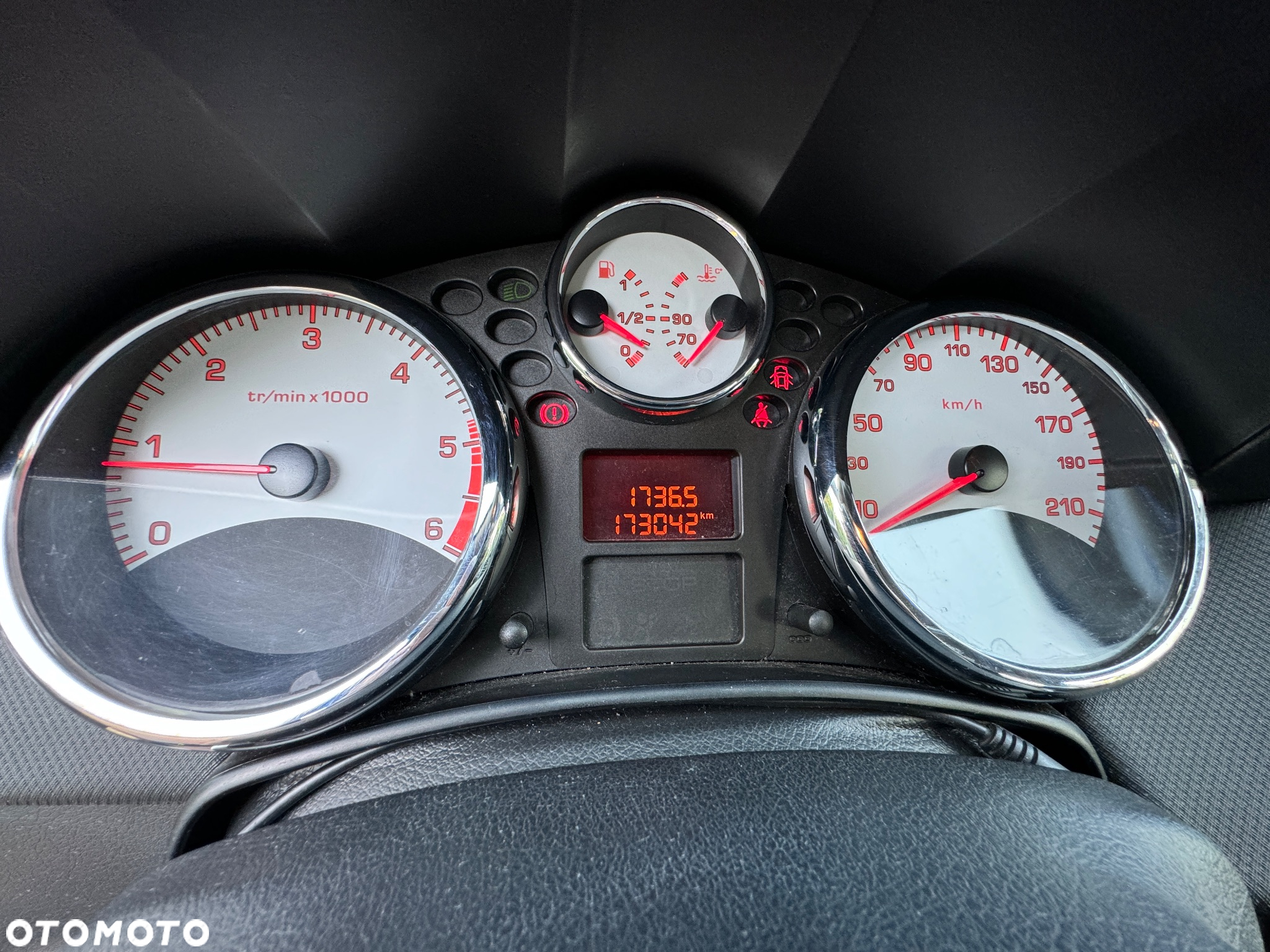 Peugeot 207 - 13