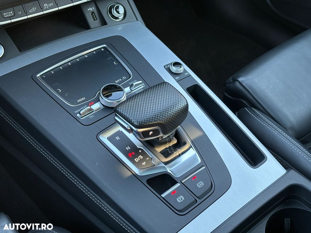 Audi Q5 55 TFSIe quattro S tronic S line business - 14