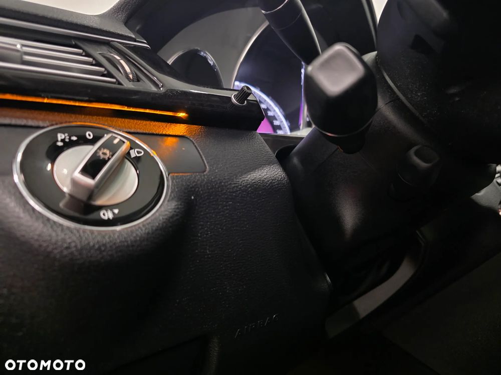Mercedes-Benz Klasa E 350 CDI DPF BlueEFFICIENCY 7G-TRONIC Avantgarde - 20