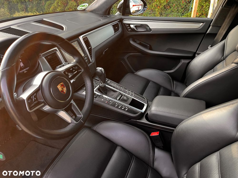 Porsche Macan Turbo PDK - 26