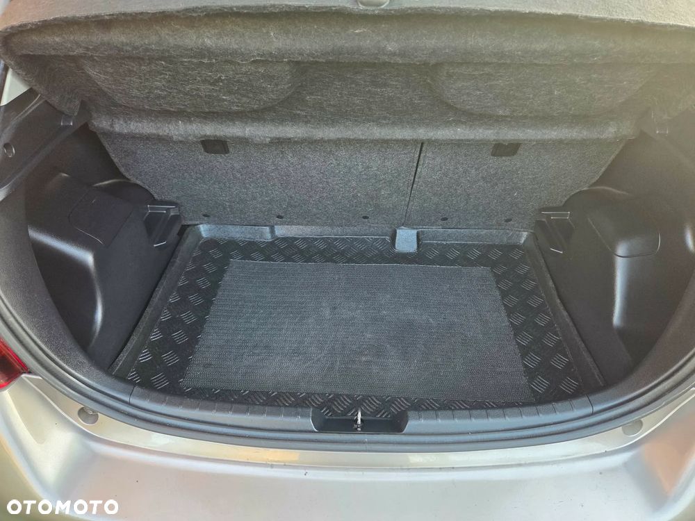 Toyota Yaris 1.33 Premium - 11