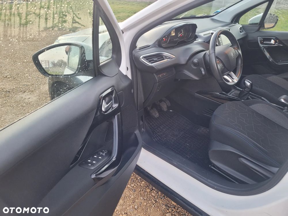 Peugeot 2008 PureTech 82 Signature - 8