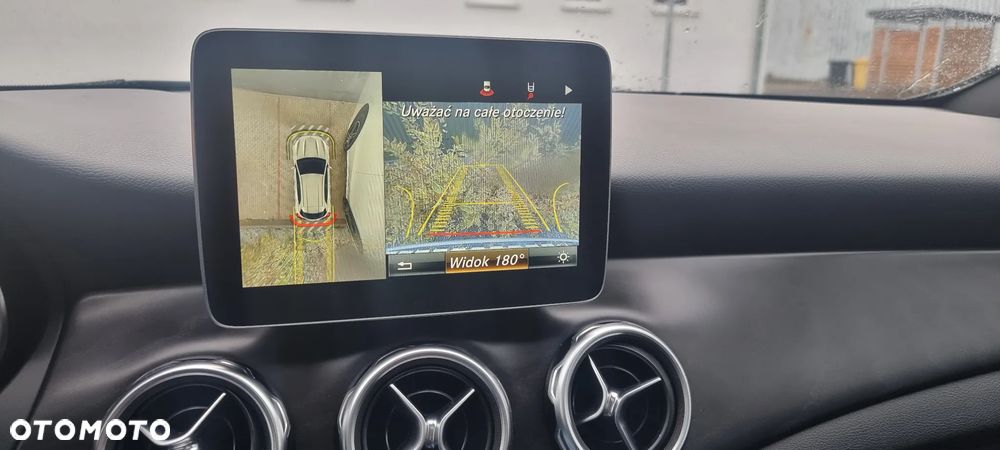 Mercedes-Benz GLA 250 4Matic 7G-DCT - 33