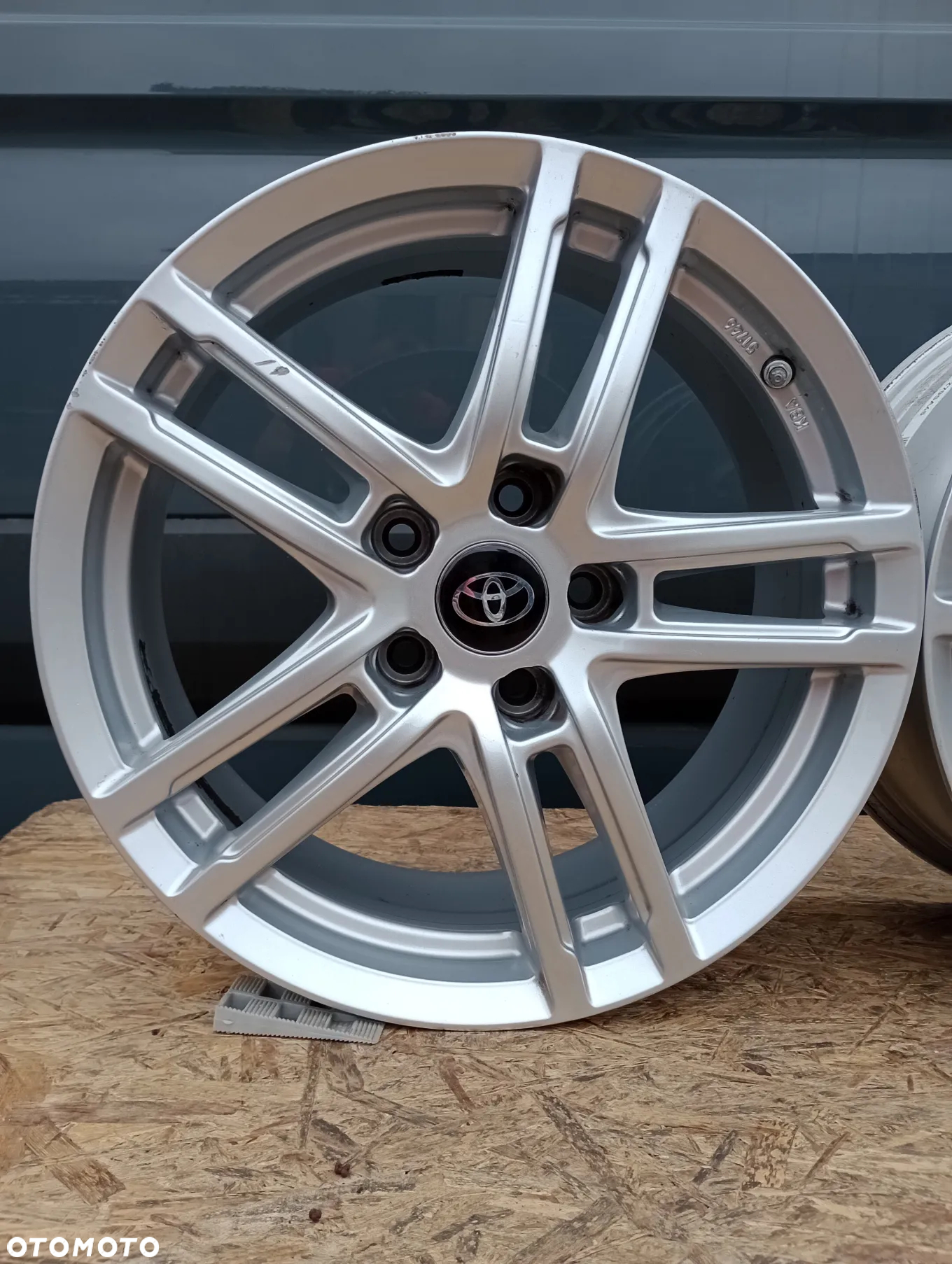 FELGI ALUMINIOWE 5x114 R17 7,5J ET45 CZUJNIKI TPMS TOYOTA AURIS AVENSIS CAMRY C-HR COROLLA PRIUS+ RAV4 YARIS - 3