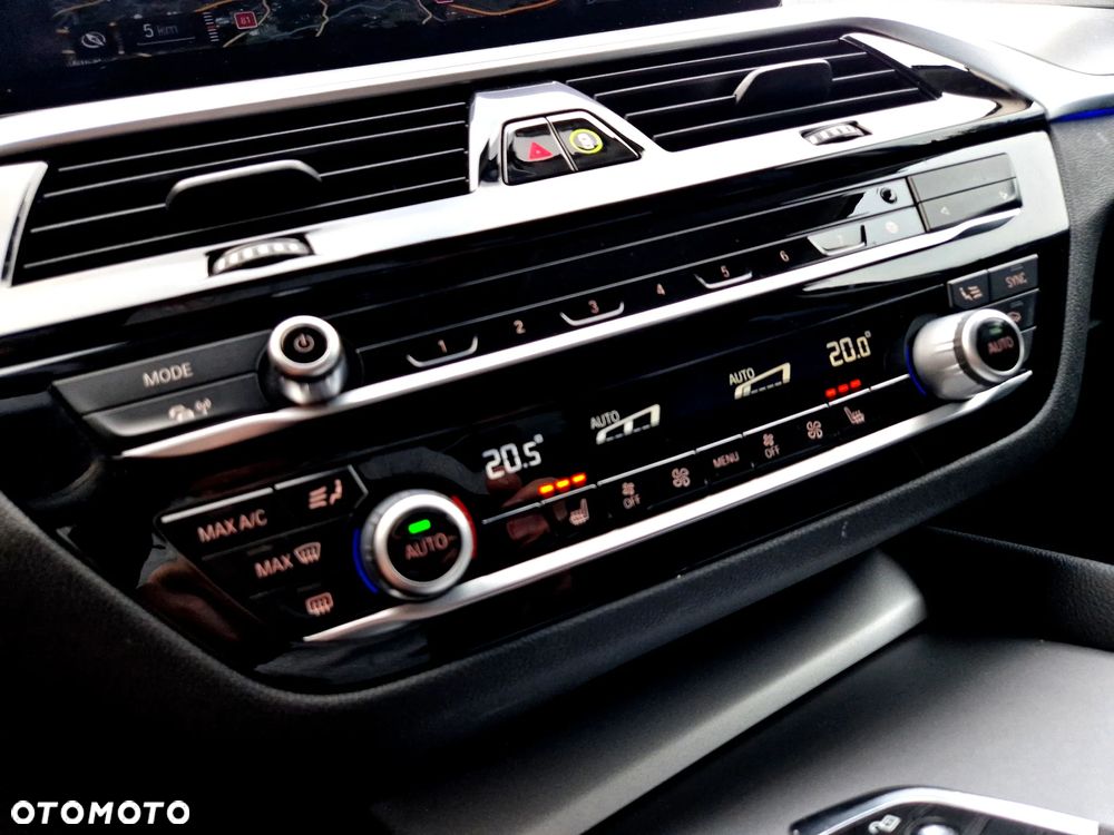 BMW Seria 5 520d Touring - 22