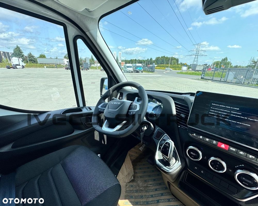 Iveco Daily Furgon 16m3 dostępny od ręki Biały/Szary - 10