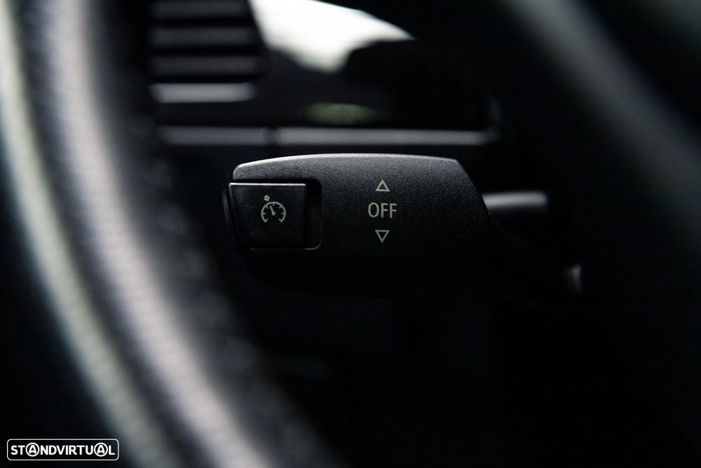 BMW 320 d Coupe Edição M - 33