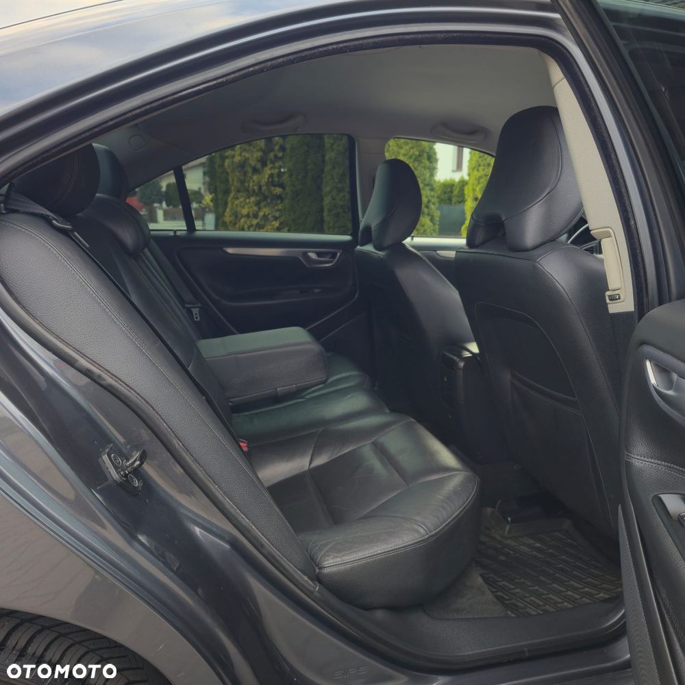 Volvo S60 2.4D Automatik Momentum - 23