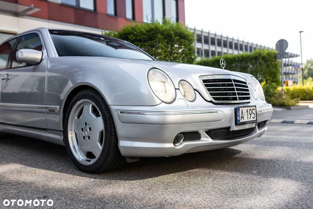 Mercedes-Benz Klasa E - 9