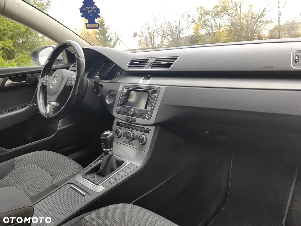 Volkswagen Passat 1.6 TDI Comfortline - 18