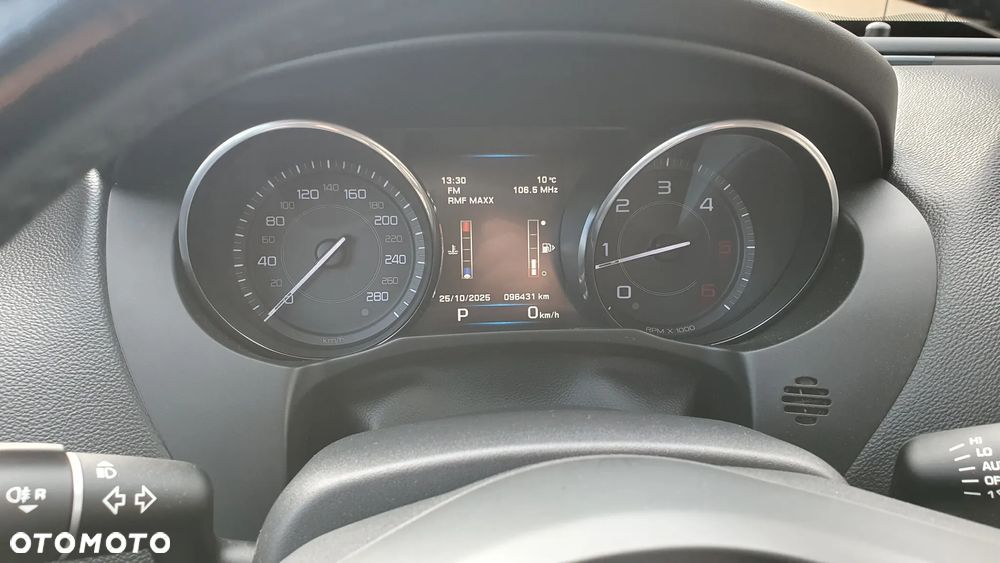 Jaguar XE 2.0 D Prestige - 11