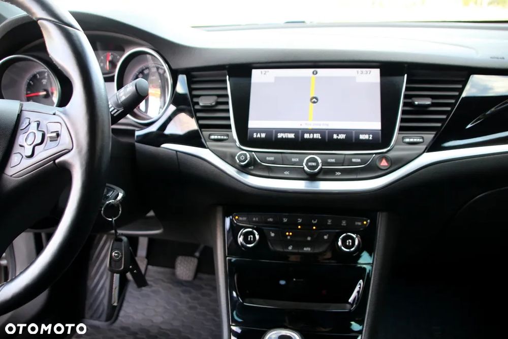 Opel Astra 1.4 Turbo Business - 26