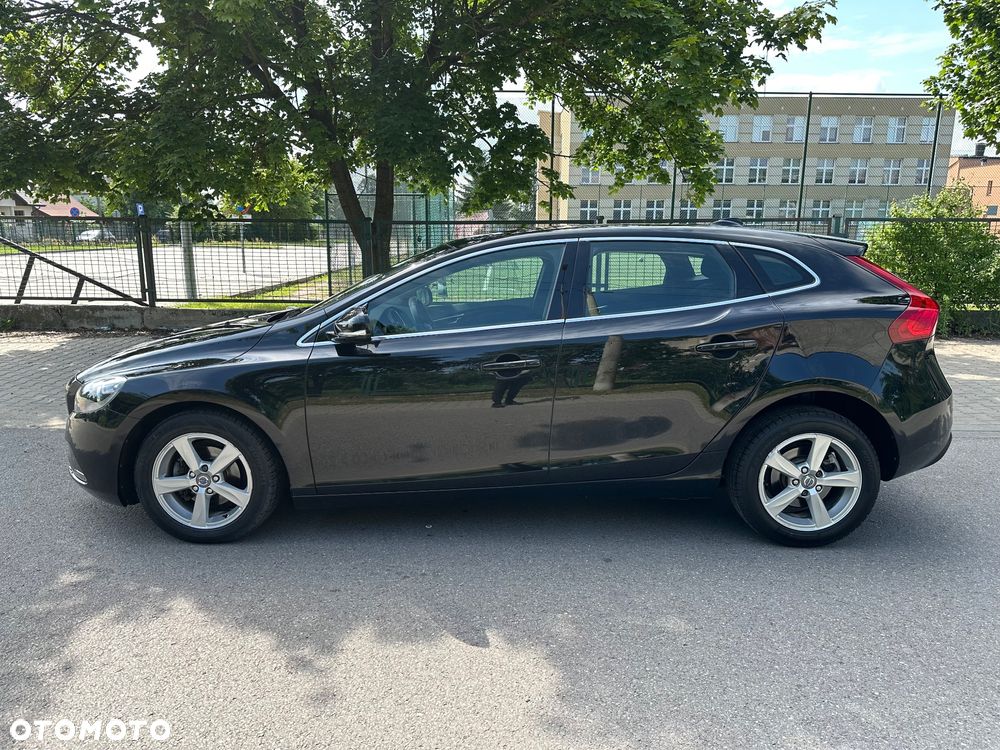Volvo V40 D2 Momentum - 22
