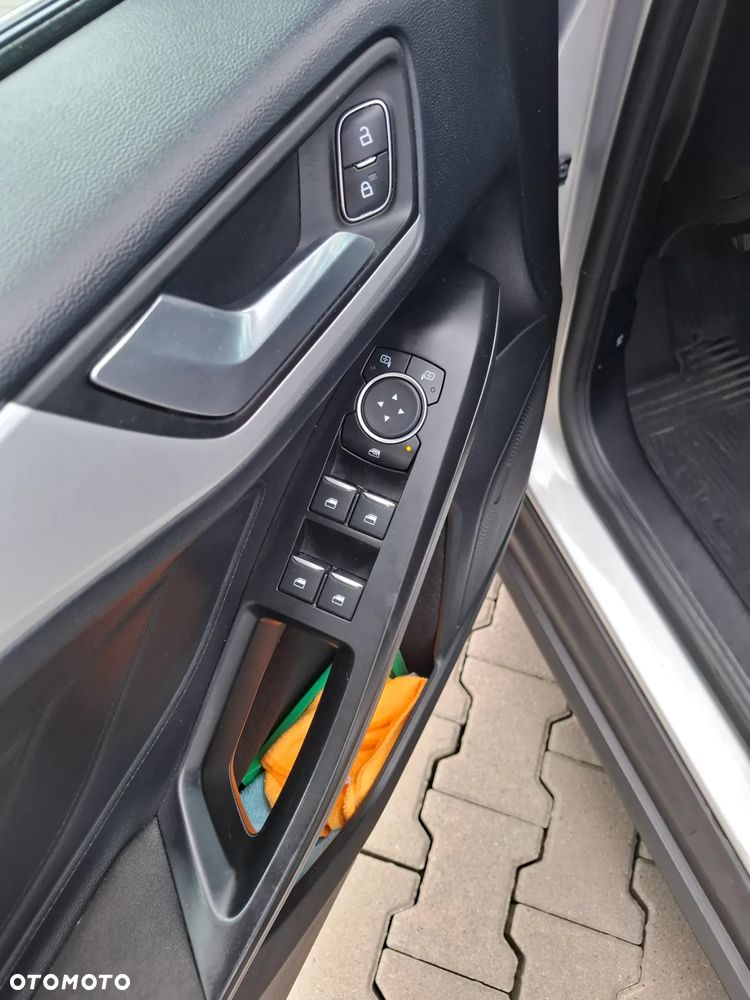 Ford Focus 1.0 EcoBoost Trend Edition - 12