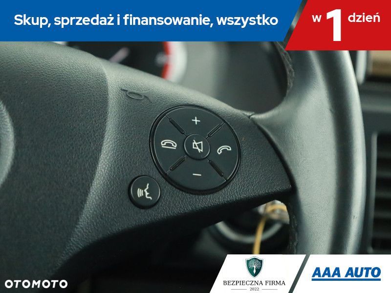 Mercedes-Benz GLK - 17