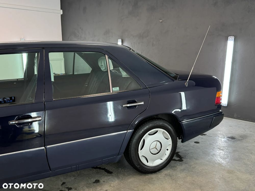 Mercedes-Benz W124 (1984-1993) - 11