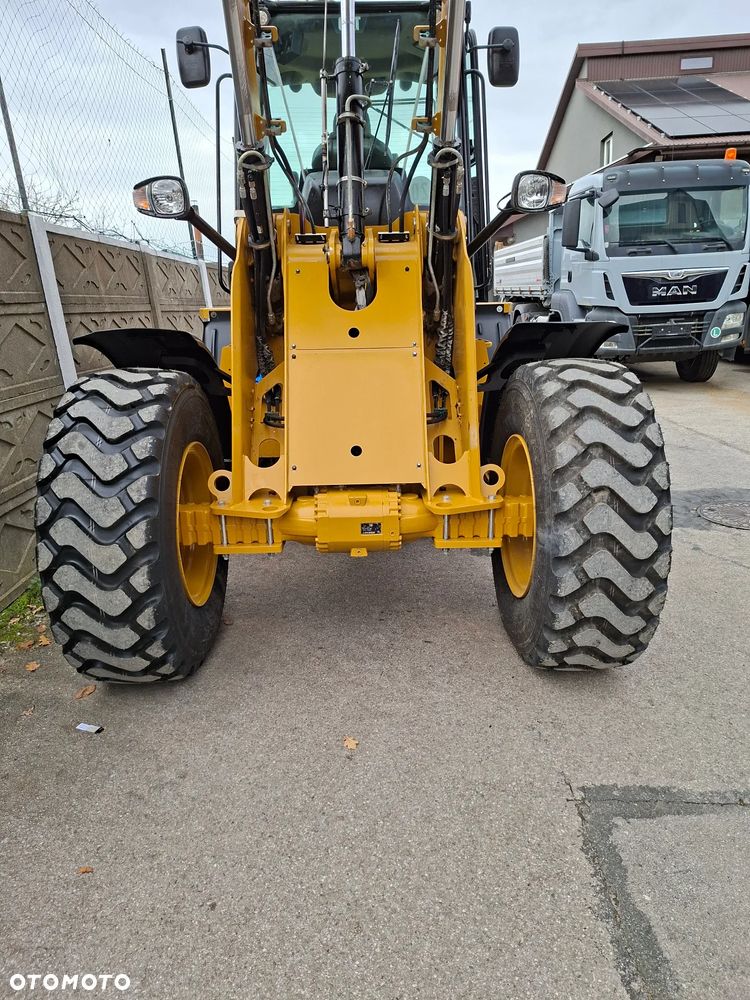 Caterpillar CAT 914 M - 21