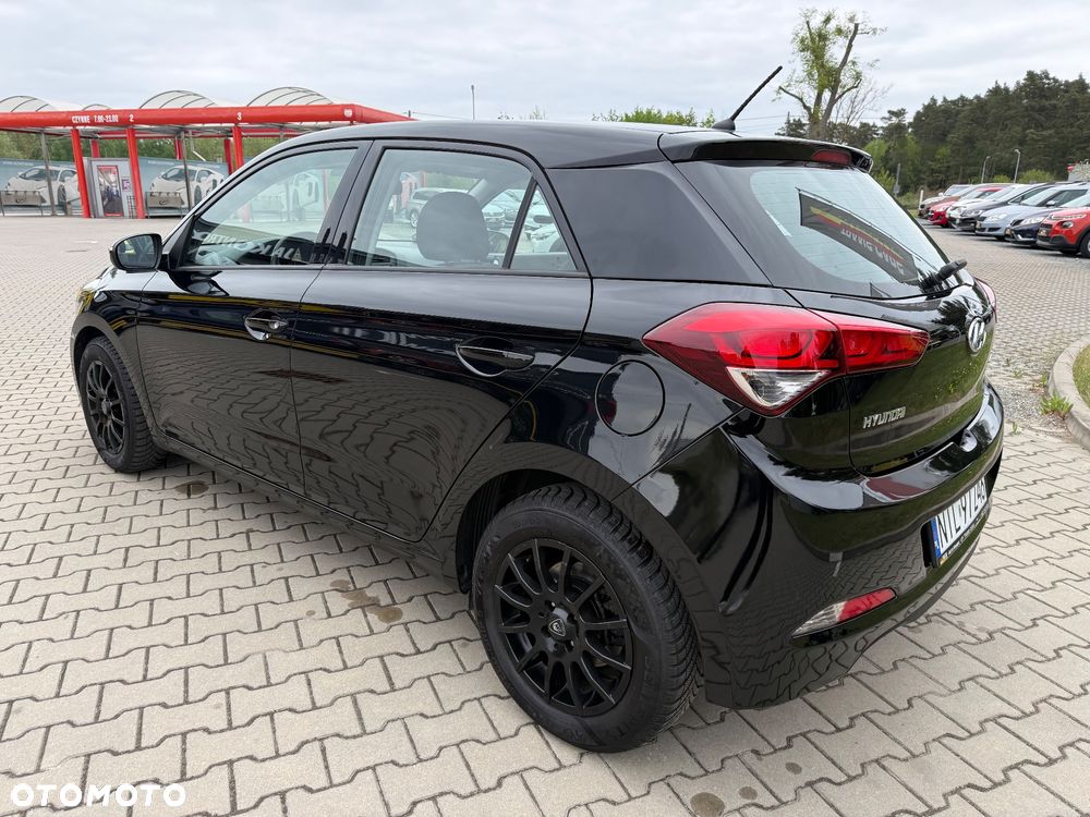 Hyundai i20 1.2 Intro Edition - 12
