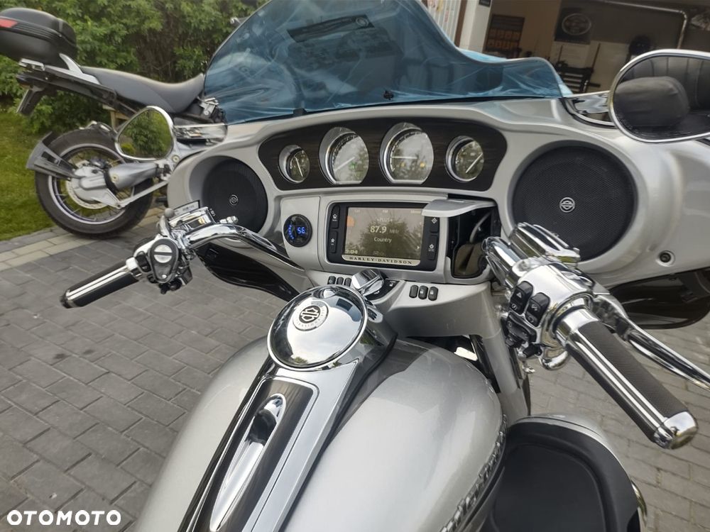 Harley-Davidson Touring Electra Glide - 4