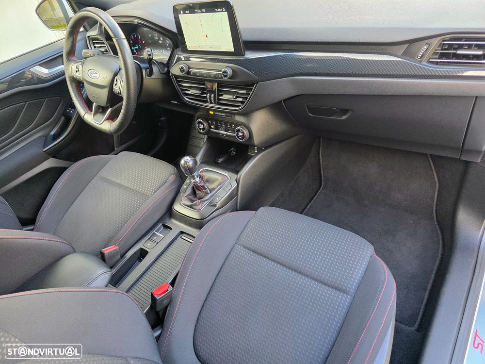 Ford Focus SW 1.0 EcoBoost ST-Line - 45