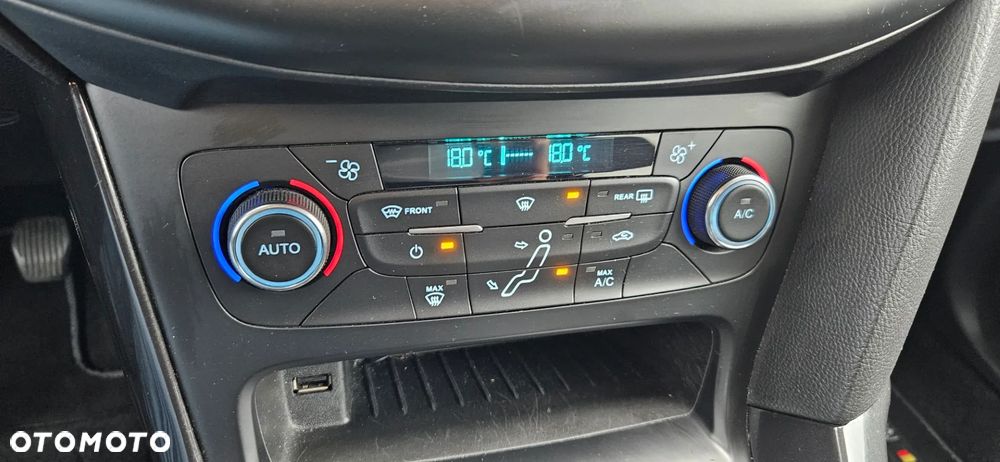 Ford Focus - 36