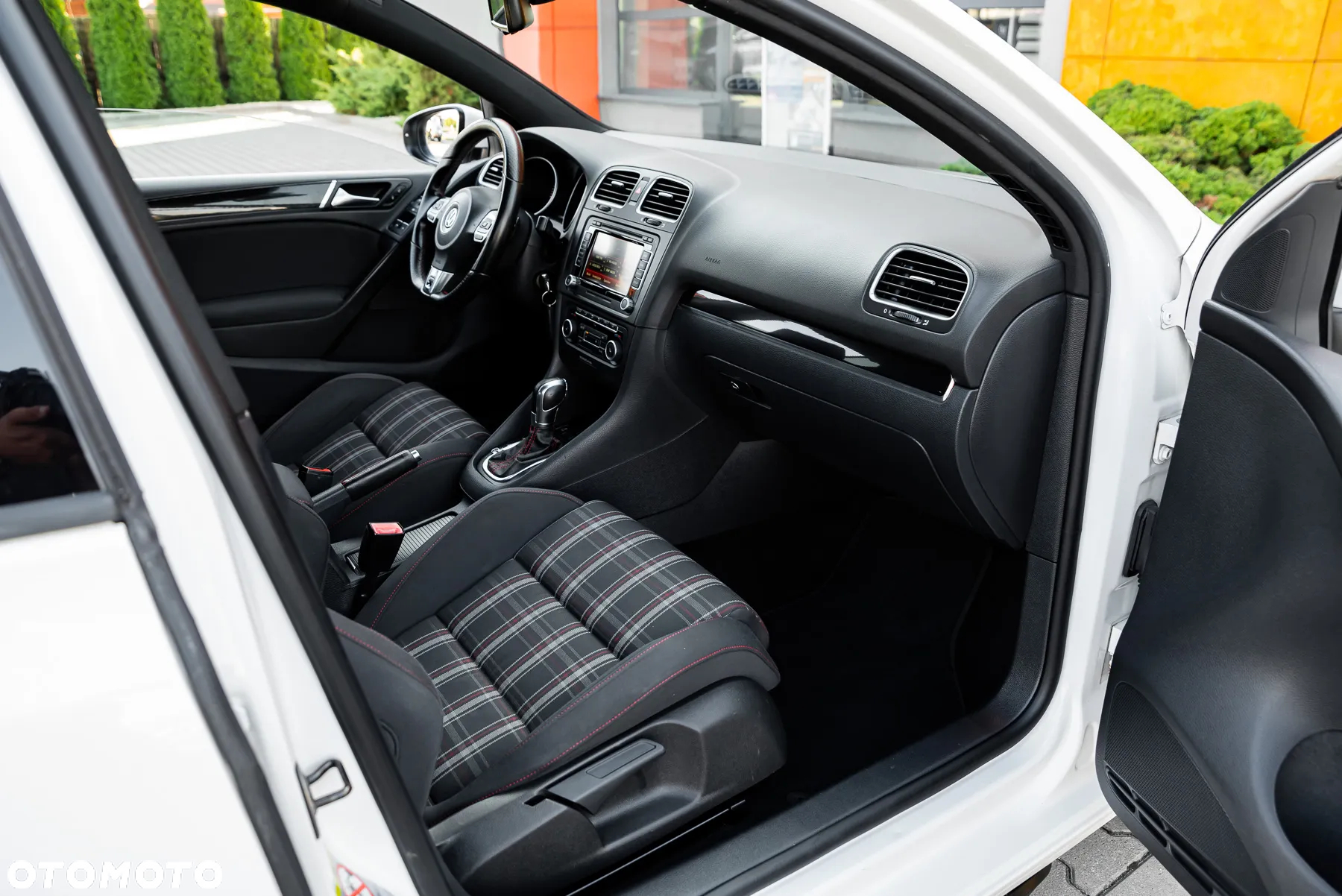 Volkswagen Golf 2.0 GTI DSG - 29