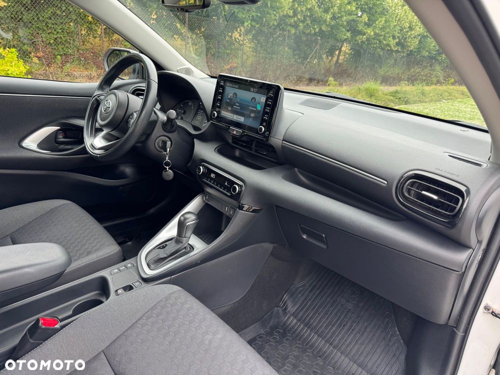 Toyota Yaris - 10